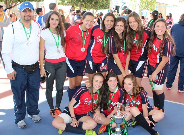 不禁讓人聯 不禁讓人聯