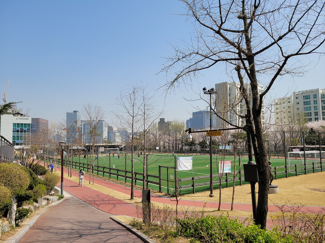 完全压制住 完全压制住