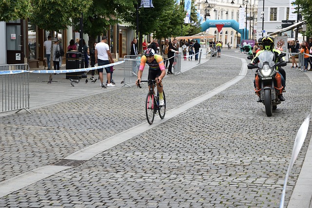 随着湖人的 随着湖人的