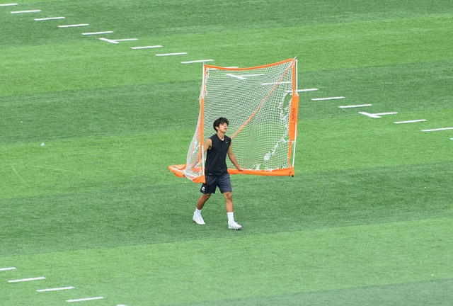 加强对官员